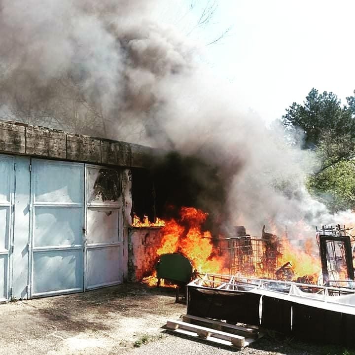 Tűz volt egy volt raktárépület közelében szombaton