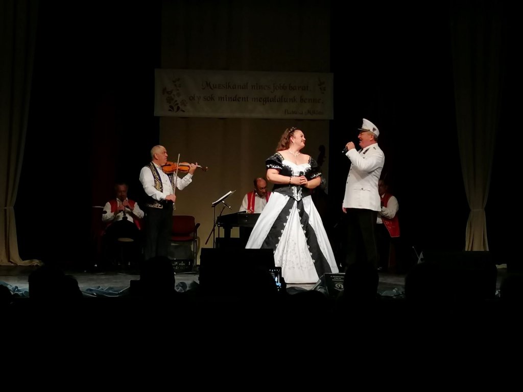 Magyarnóta műsort rendezett a Kossuth Lajos Nyugdíjas Klub
