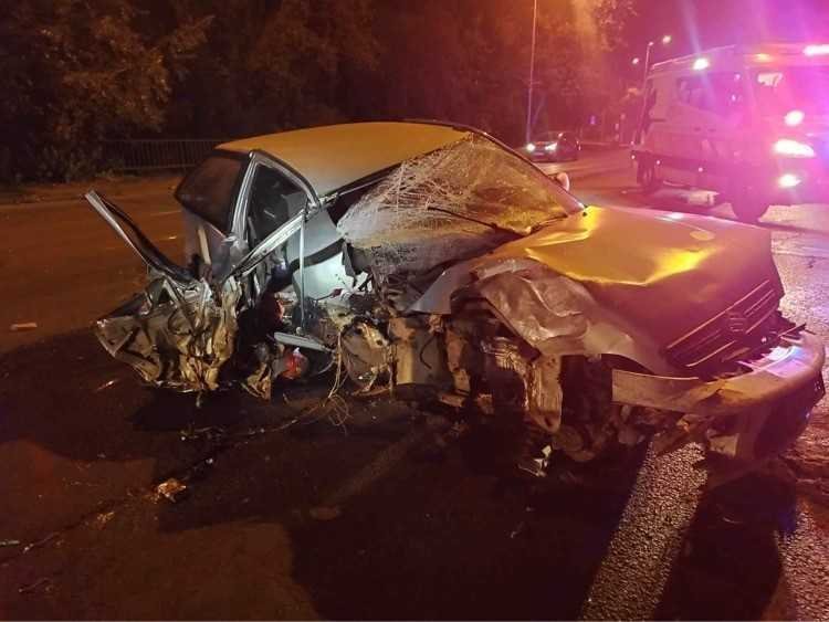 Oszlopnak ütközött egy autó Szentendrén