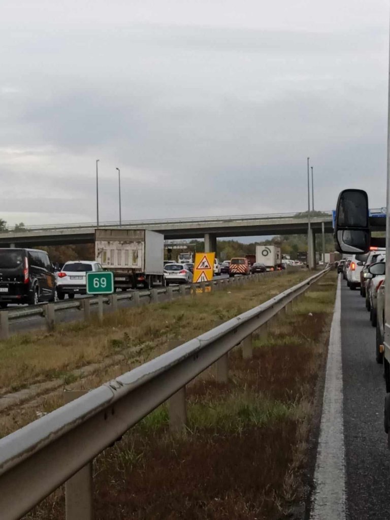 Speciális műszaki probléma okozta a tegnapi óriási dugót