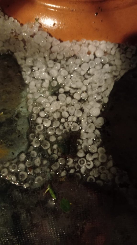 Jégeső volt éjjel Pomázon