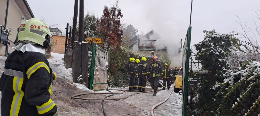 Kigyulladt egy garázs