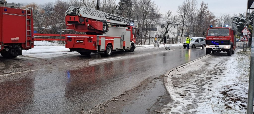 Kigyulladt egy garázs