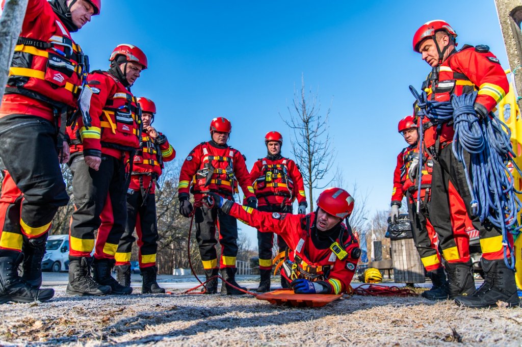 Jégen gyakorolt a HUNOR