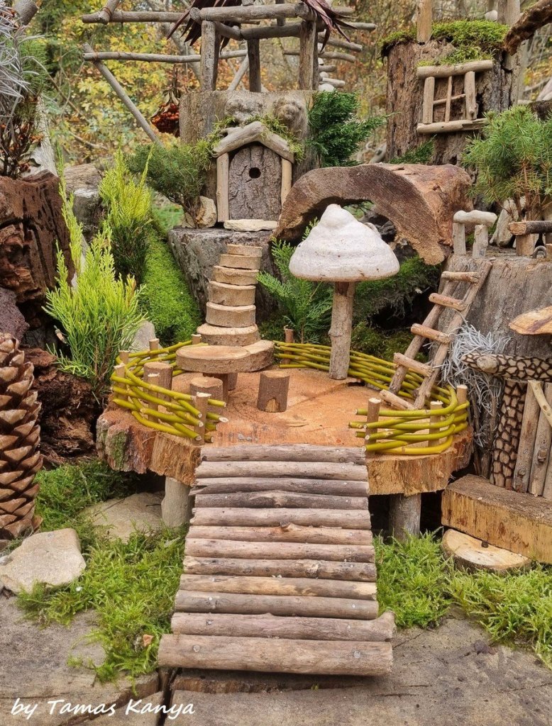 Az árvíz miatt újra kellett építeni Manófalvát, a madarak és mókusok városát