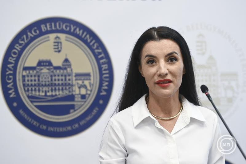 Plakátkampány indul az Egészségablak időpontfoglaló funkciójának népszerűsítésére