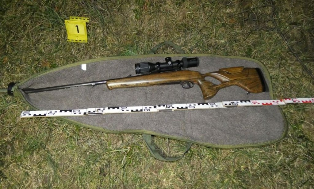 Vadászfegyvert és pénzt lopott egy 35 éves gyanúsított Pomázon