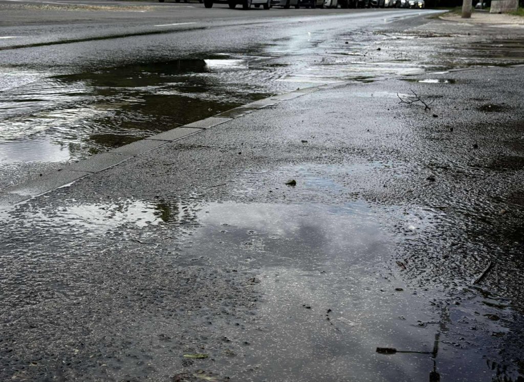 Csőtörés a Cseresznyés úton