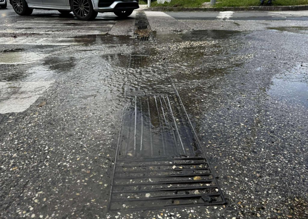 Csőtörés a Cseresznyés úton