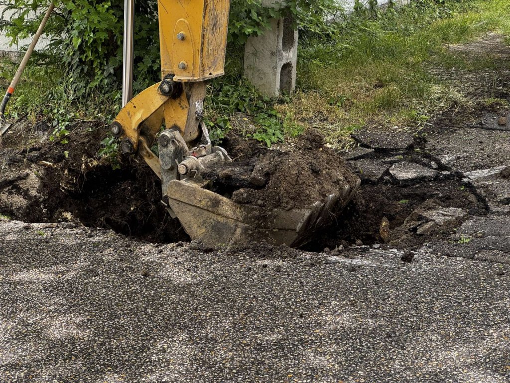 Csőtörés a Cseresznyés úton