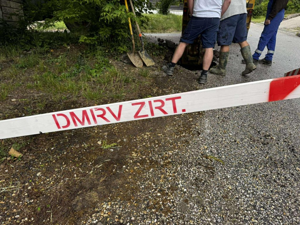 Csőtörés a Cseresznyés úton