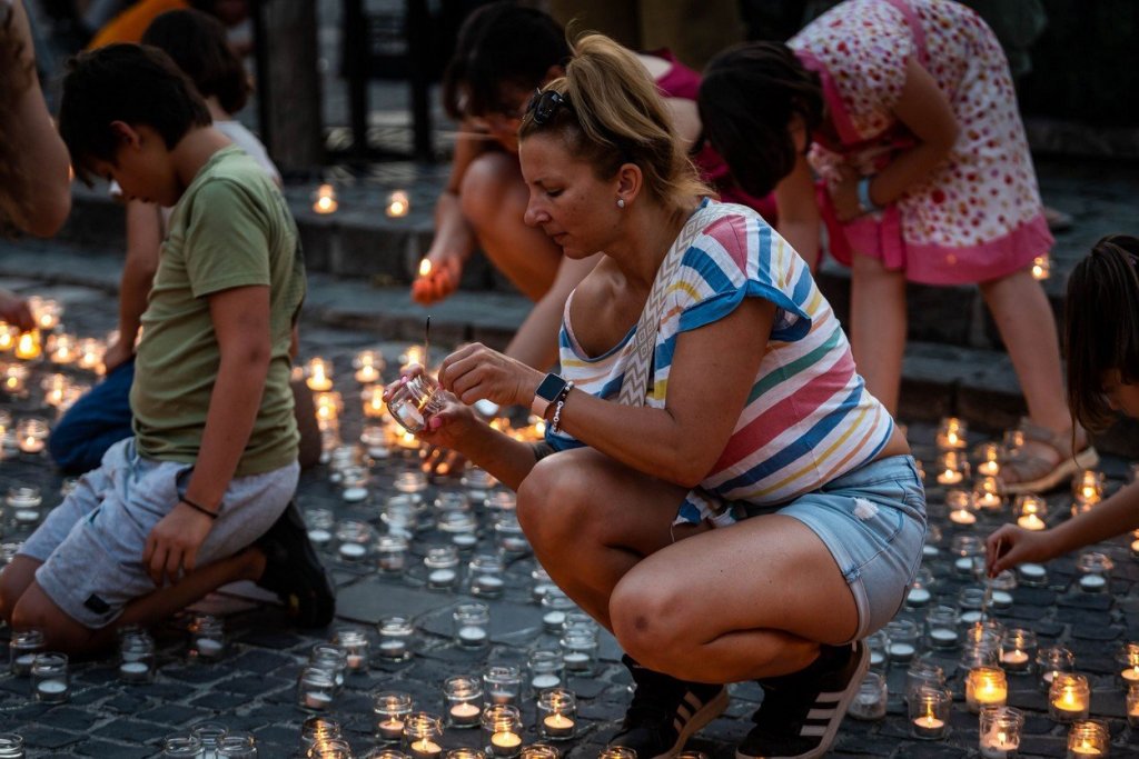 Ezernyi mécses és dalmát dallam töltötte be Szentendrét Ivan Dan ünnepén