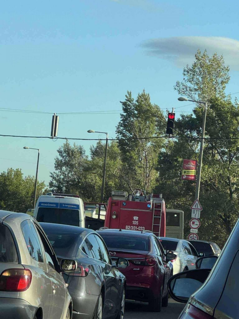 Két közlekedési baleset történt a 11-es főúton Szentendre térségében