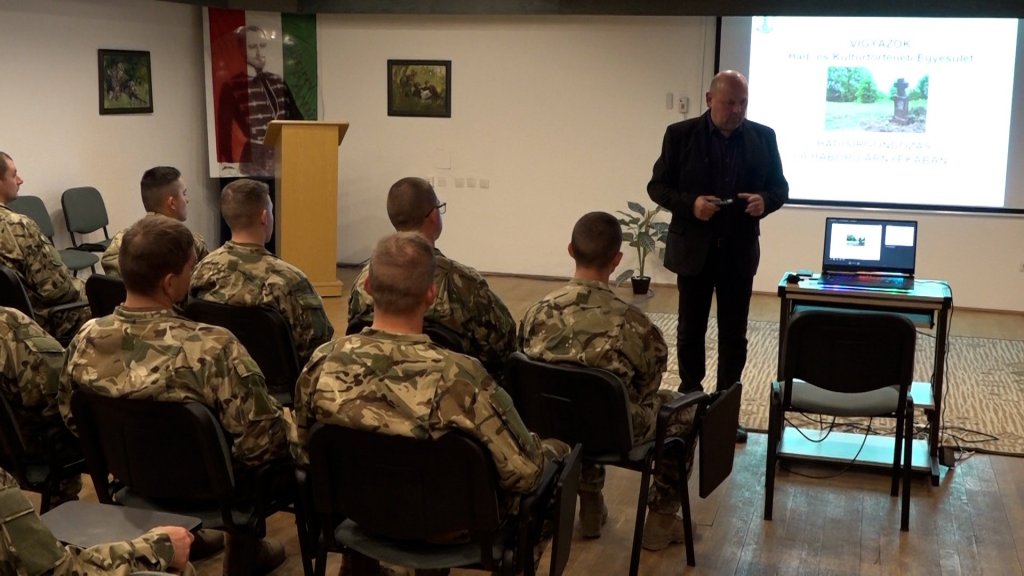 Hadtörténeti Est a Görgey Artúr Laktanyán