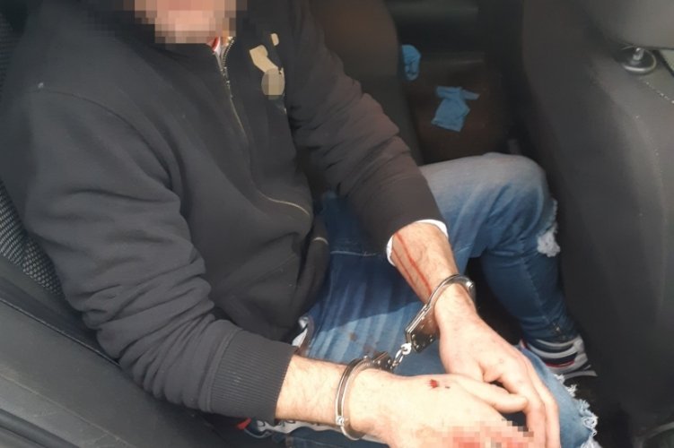 Rongálás és lopás miatt kell felelnie