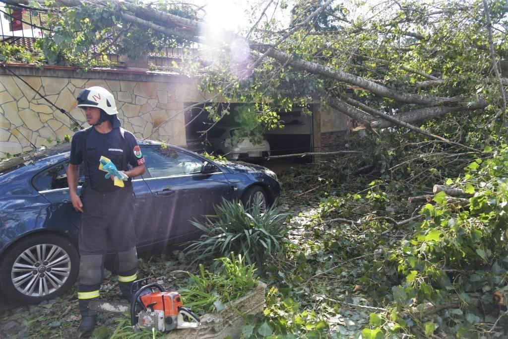 Tíz perc alatt "letarolta" Horány dél keleti részét a tegnap vihar
