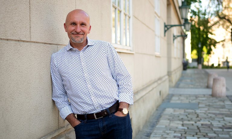 Dr. Mihalec Gábor előadást tart a Kós Károly Művelődési Ház és Könyvtárban