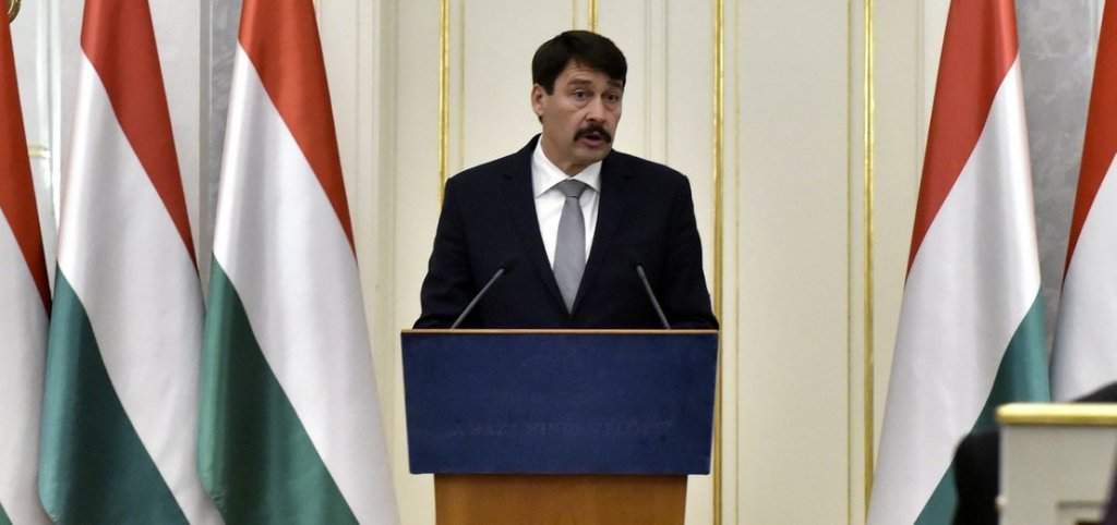 Április 8-án választ az ország