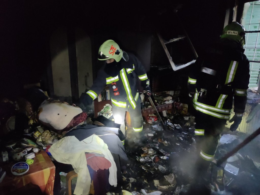 Tűz keletkezett egy száz négyzetméteres ikerházban