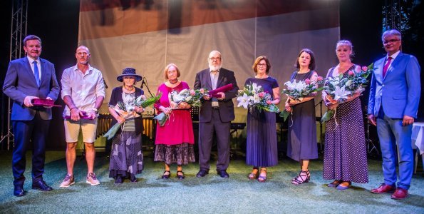 „Ne üljetek füstparipára!” – az augusztus 20-i ünnepségen a város díszpolgárát és Pro Urbe-díjasait köszöntötték