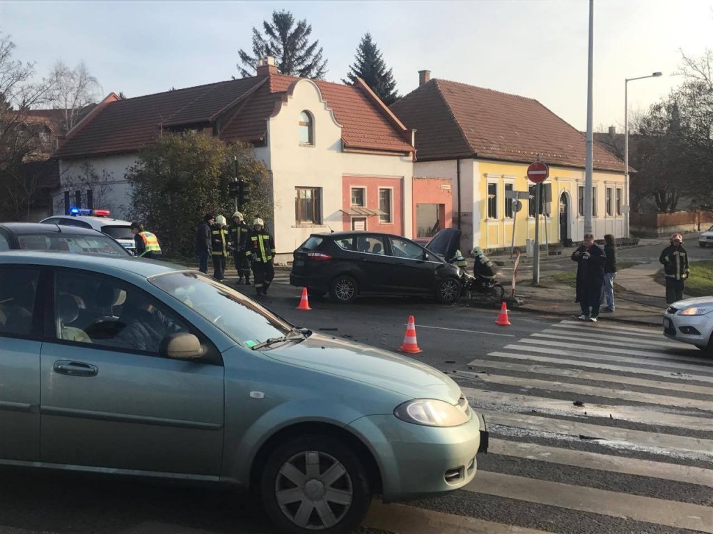 Forgalmirend -változás! Ne megszokásból közlekedjenek a 11-es út Kovács László utca csomópontjában