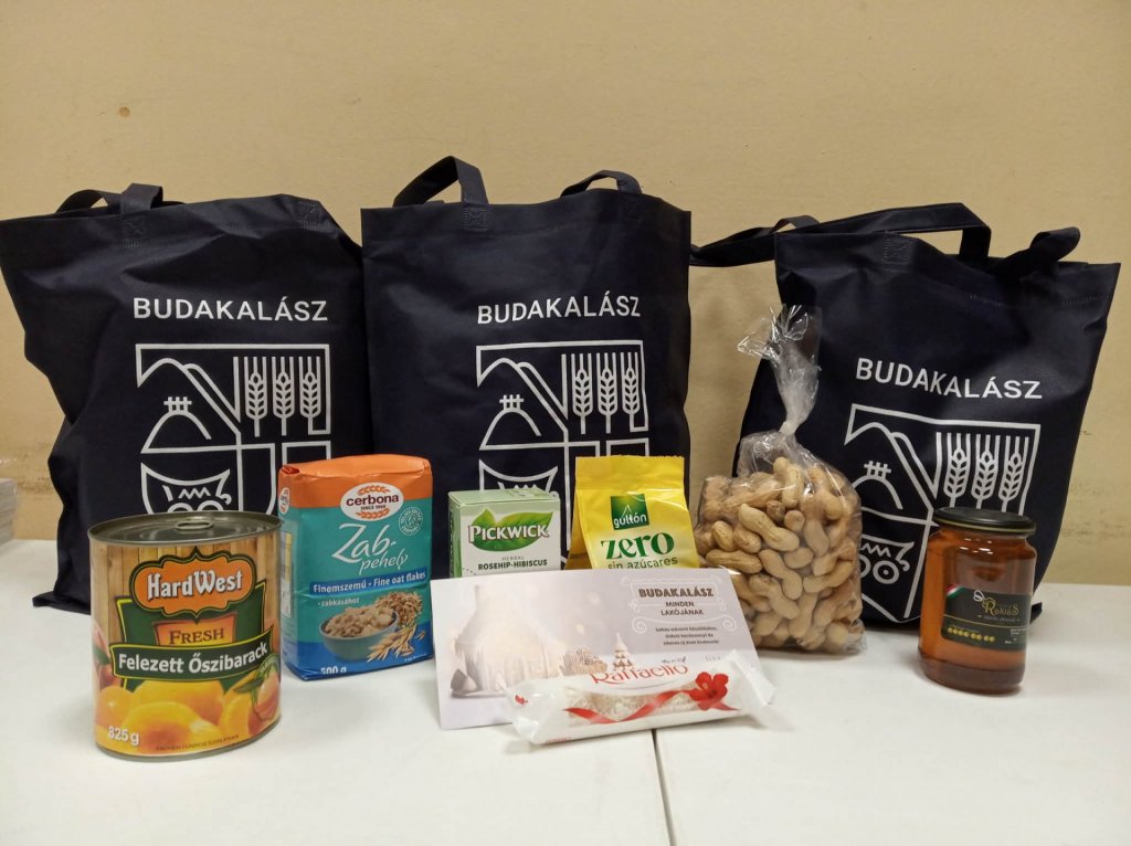 Ünnepi ajándékcsomagok: újabb átvételi lehetőség a budakalászi nyugdíjasok számára