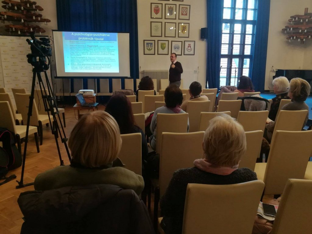 Szenior Akadémia - A XIII. félévvel folytatódik a sorozat