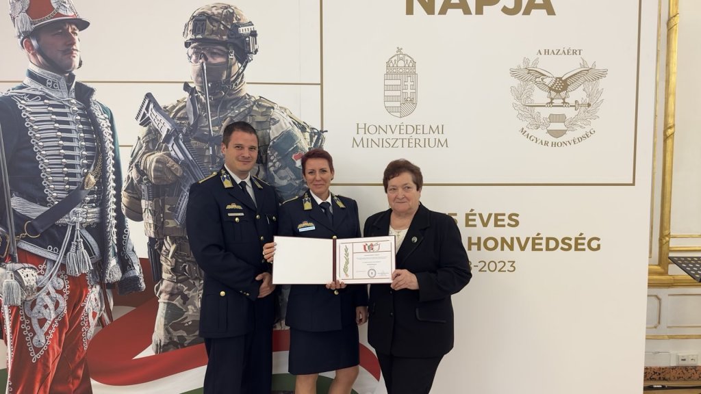 Honvédelmi elismerés a Szentendrei Rendőrkapitányság munkatársának