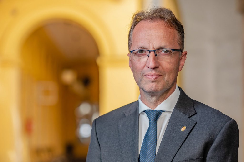 Változásokról a Pest Vármegyei Kormányhivatal főispánjával