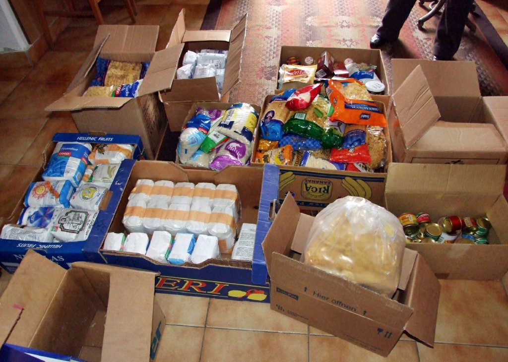 Adni jó: Tartós élelmiszereket gyűjtenek a rászorulóknak
