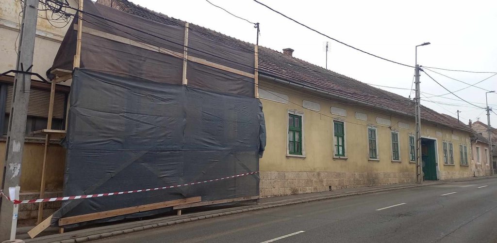 Megkezdődött a Schmidt-ház tetőfelújítása