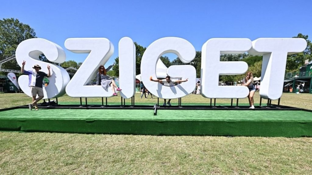 Jön a Sziget fesztivál, mutatjuk, merre kell kerülnie autóval