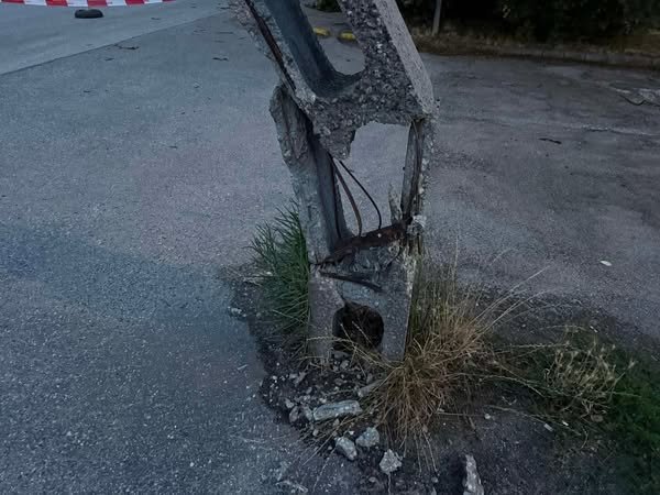 Balesetveszélyes villanyoszlopok a Kőzúzó és a Rózsa utcában – fokozott óvatosságra intenek a hatóságok