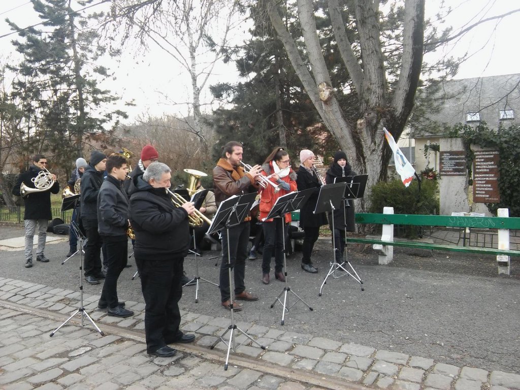 73 év terhe - megemlékezés