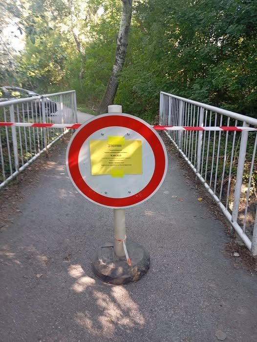 Lezárás a bicikliúton