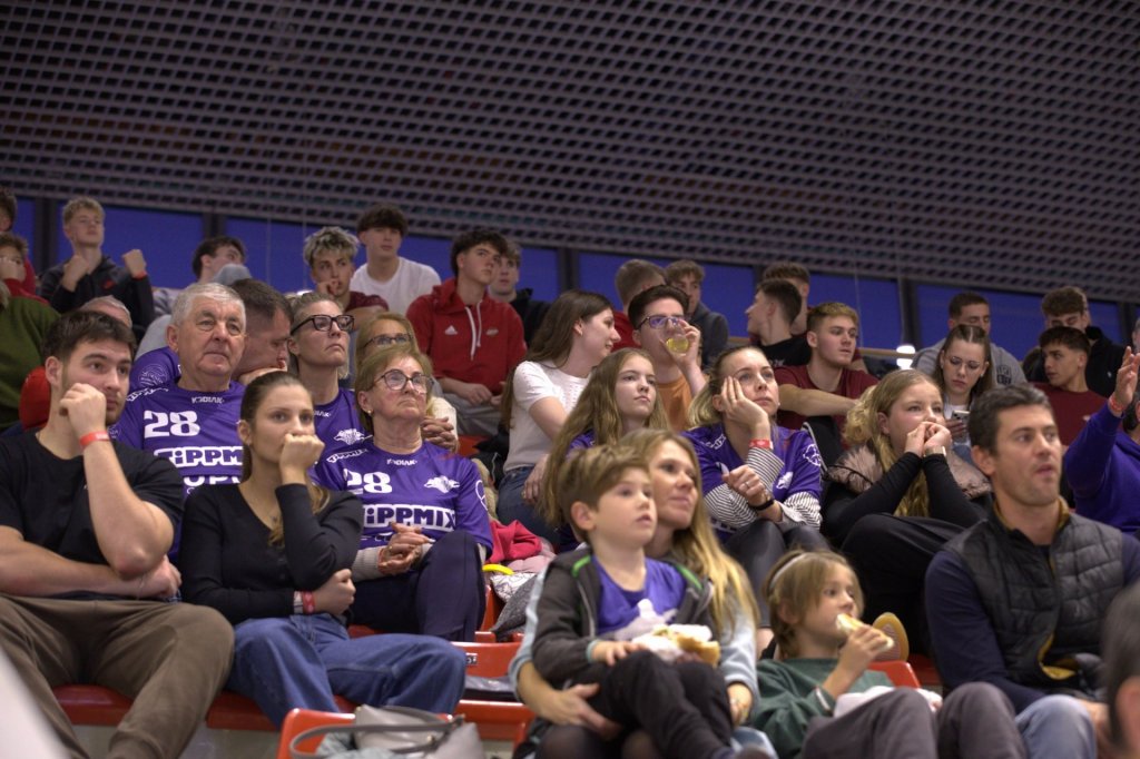Félbeszakadt derbi tűz miatt – a Budai Farkasok‑Rév–CYEB‑Budakalász mérkőzés súlyos incidenssel ért véget
