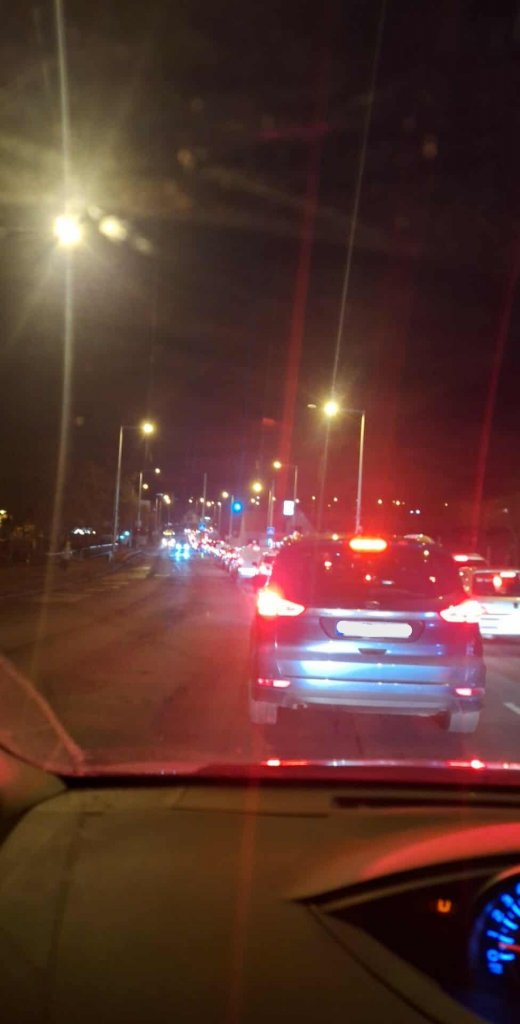 Hatalmas dugó volt tegnap a 11-es főúton