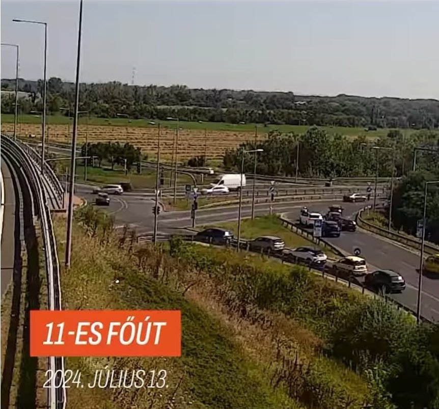 Feladta a leckét egy autósnak a budakalászi turbókörforgalom