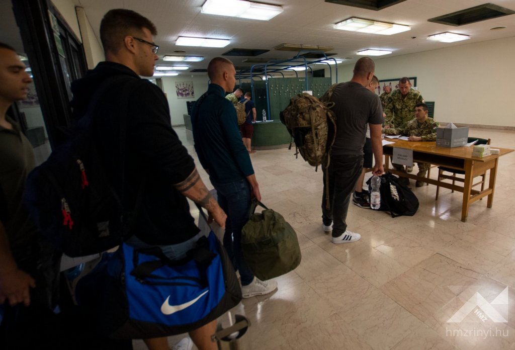 Közel háromszázan vonultak be alapkiképzésre