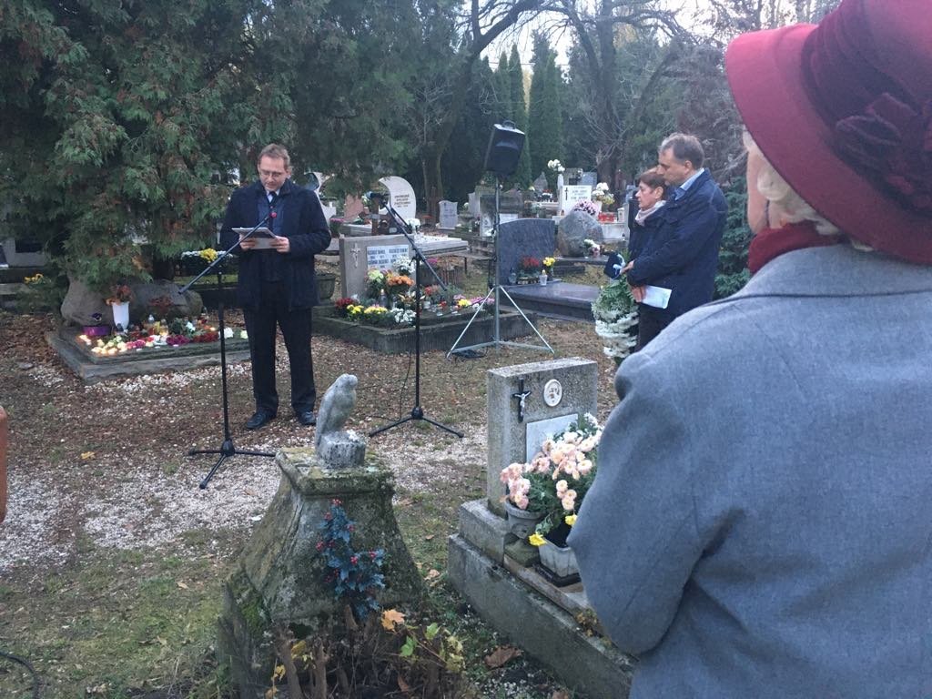 Ma van Hamvas Béla, szentendrei író halálának évfordulója