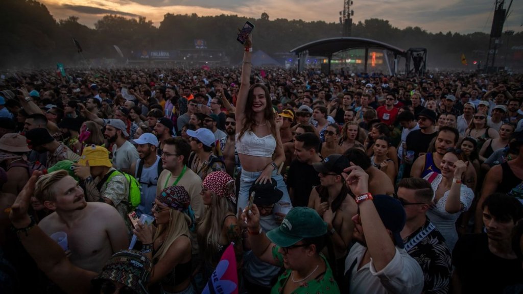 Fesztiválok, taxik, szórakozóhelyek fokozott ellenőrzésére készül a fogyasztóvédelmi hatóság a tavaszi-nyári turisztikai szezonban