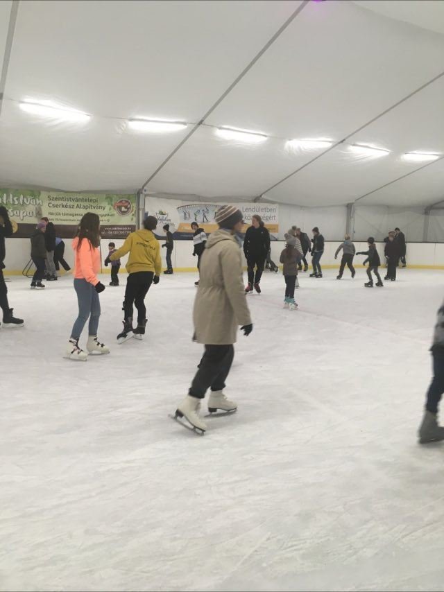 Jégpályák Éjszakája 5. alkalommal Budakalászon!