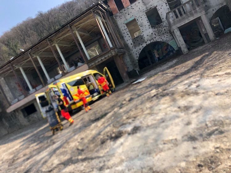 A Sibrik-domb volt bank üdülőjében zuhant le egy fiatalember