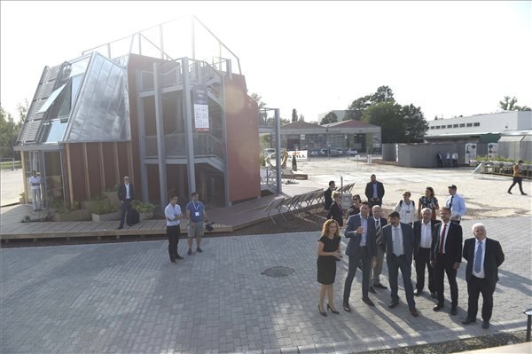 Áder: az innovációs házépítő verseny ötleteit hasznosítani kell