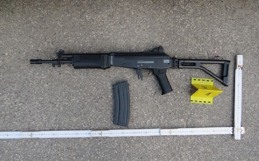 Airsoft fegyverrel lövöldözött egy férfi Budakalászon
