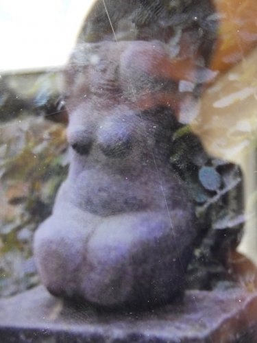 Elloptak egy női aktszobrot 