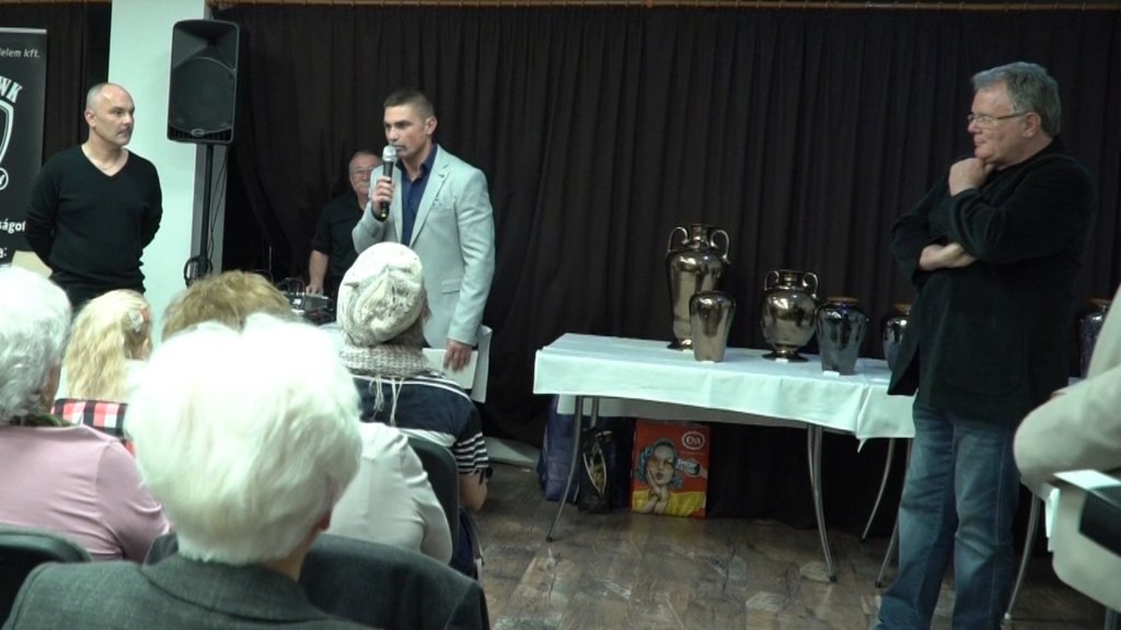 Megnyílt Ambrus Attila és Hopka Károly kiállítása a V8-ban