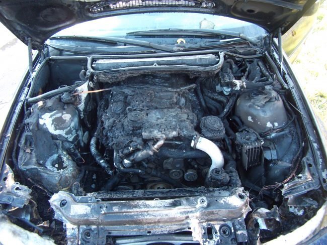 Kigyulladt egy autó tegnap este Szentendrén!