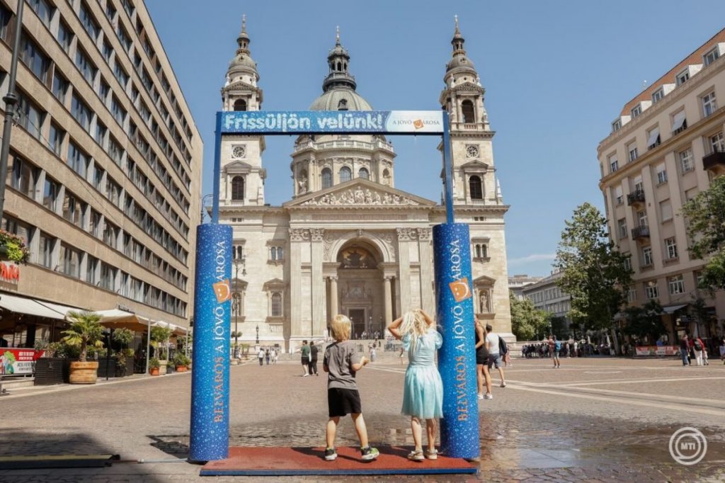 Hőség - Meteorológia: ma tetőzik a kánikula, este hidegfront érkezik