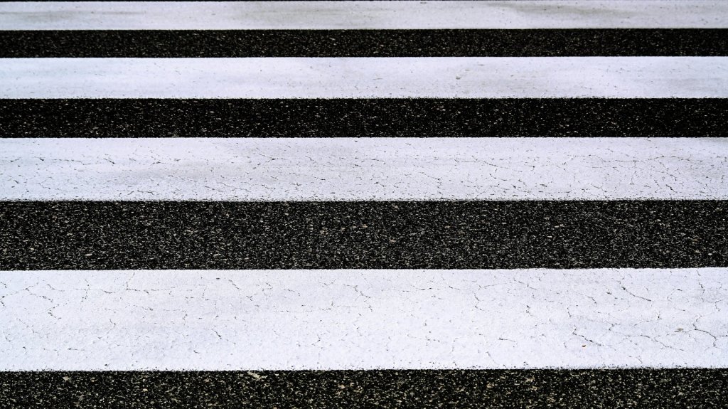 Új sebességcsökkentő elemek telepítése a Vasút sor biztonságáért